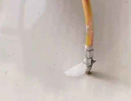 殷都瓷砖空鼓维修公司专业解答在瓷砖铺贴过程中，如果使用的砂料过粗（如全部使用了粗砂），可能会导致以下问题